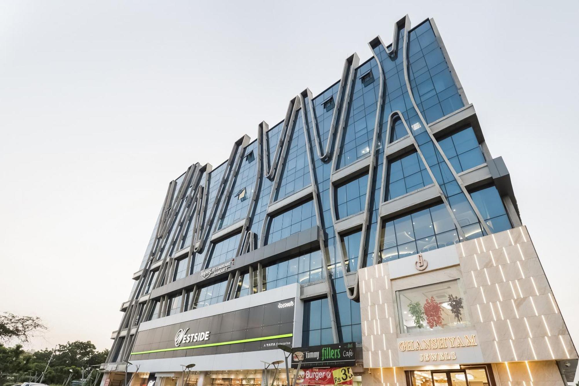 Collection O Hotel Alice Ahmedabad Eksteriør billede